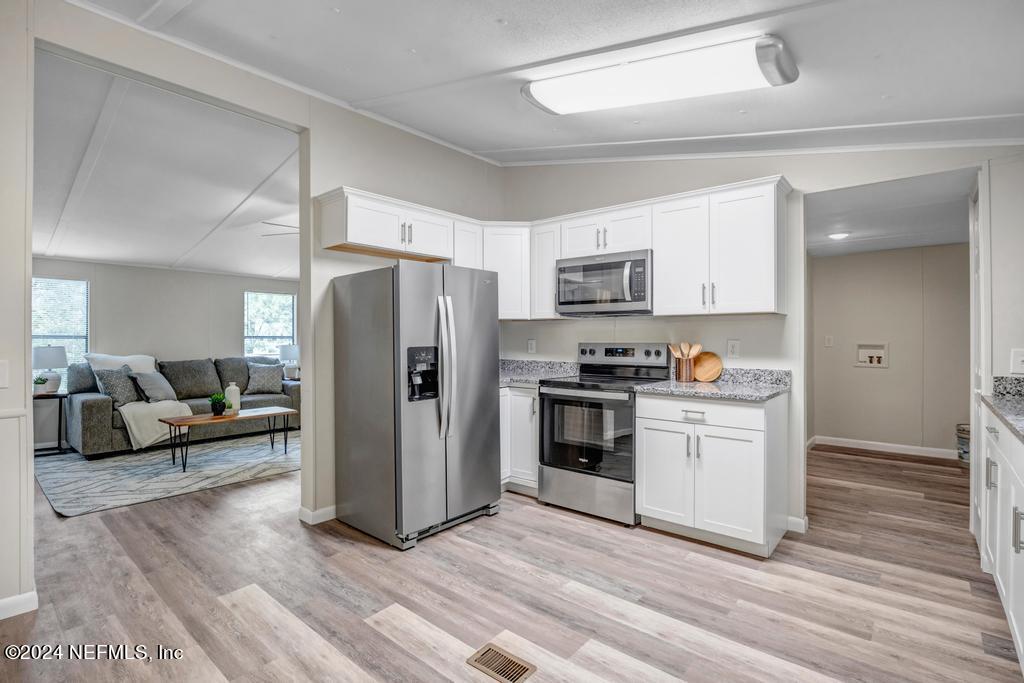 504 Deer Path Road Green Cove Springs, FL 32043 - Photo 13 of 36 Kitchen