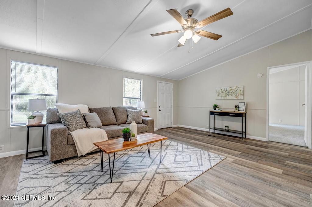 504 Deer Path Road Green Cove Springs, FL 32043 - Photo 7 of 36 Family room