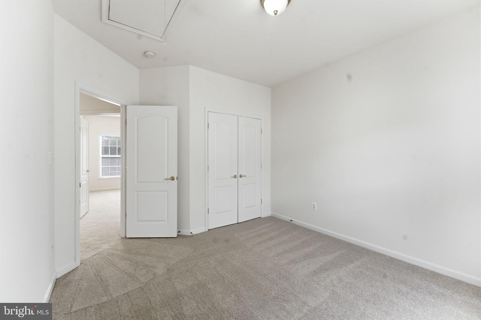 43358 Fullerton Street Ashburn, VA 20147 - Photo 41 of 54 an empty room with a empty space