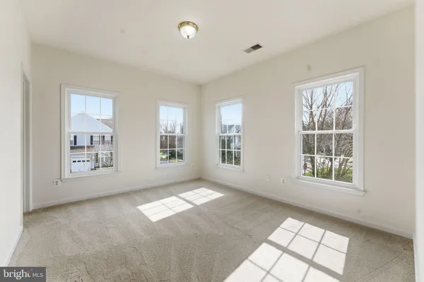 $899,000 | 43358 Fullerton Street, Ashburn, VA 20147