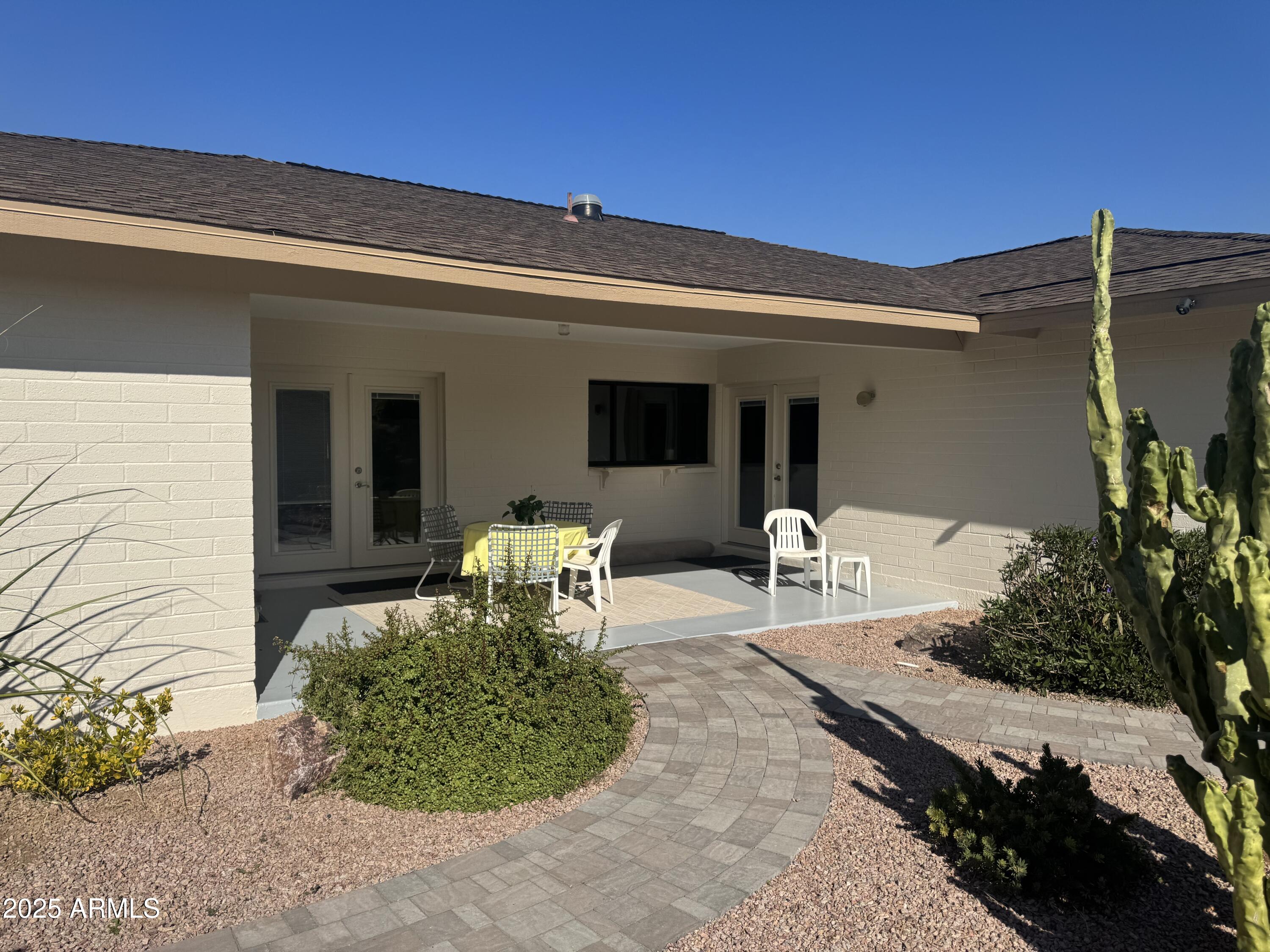 1019 East Watson Drive Tempe, AZ 85283 - Photo 31 of 46 a front view of a house