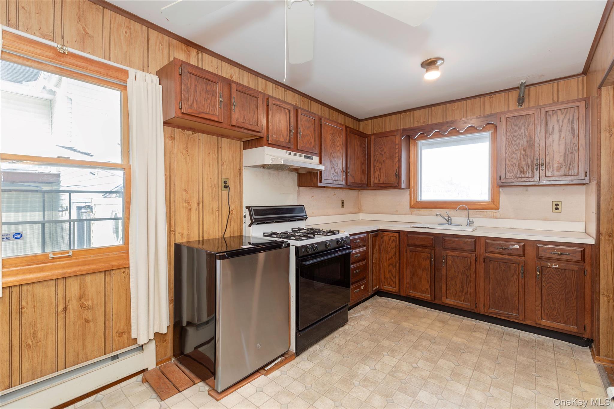 178 Beach Street Bronx, NY 10464 - Photo 7 of 12