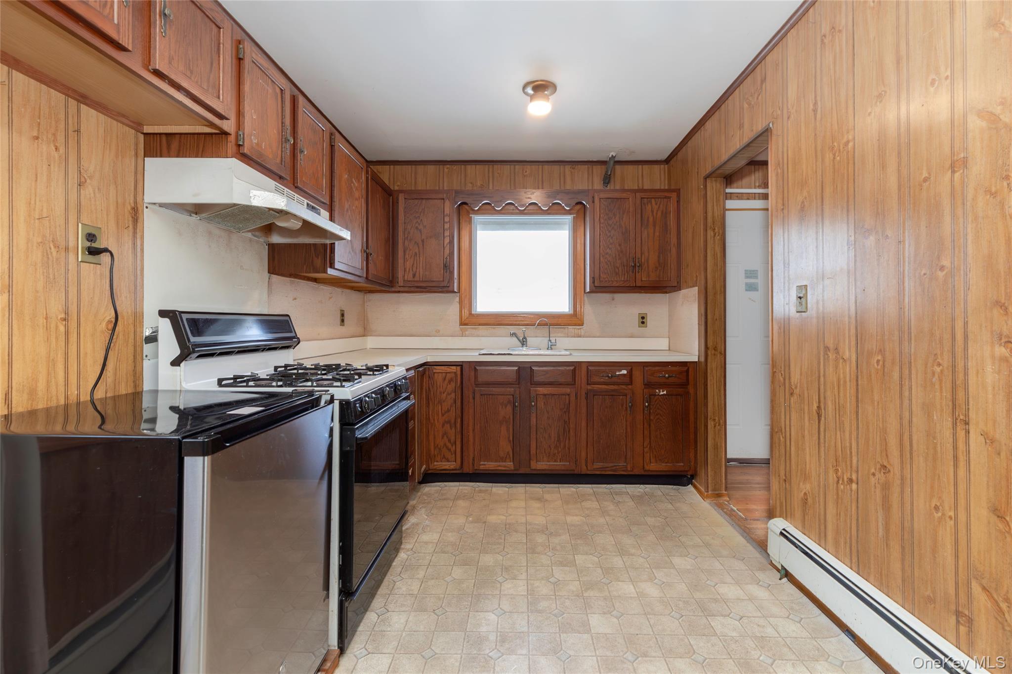 178 Beach Street Bronx, NY 10464 - Photo 8 of 12