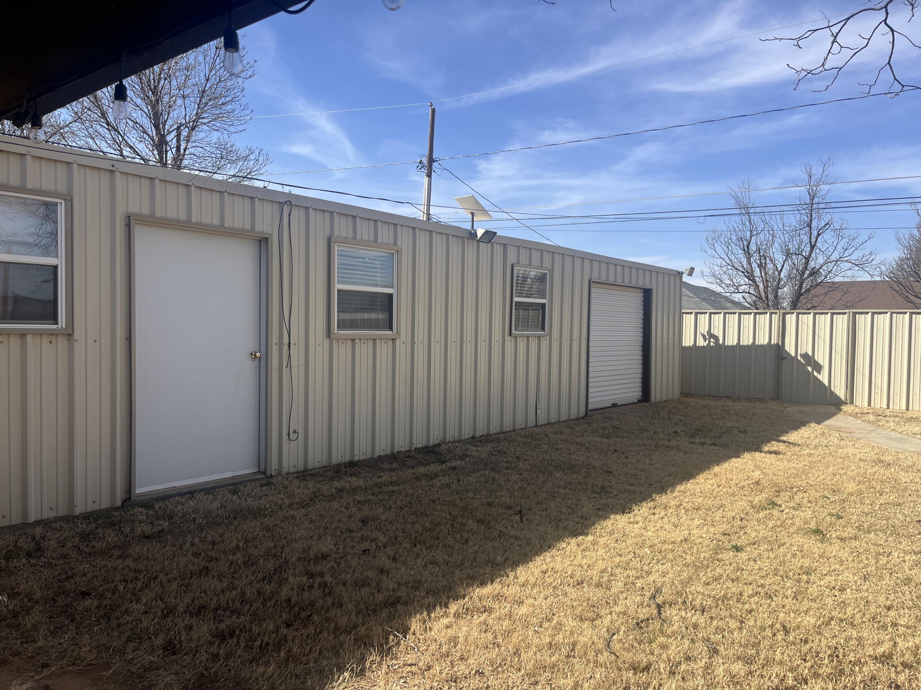 2222 South 2nd Place Lamesa, TX 79331 - Photo 42 of 44 a house view with a backyard