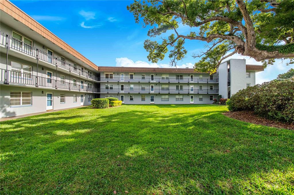 333 Lake Howard Dr Unit 101C  