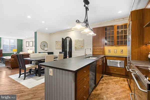 $699,900 | 313-315 North 3rd Street, Unit 5B, Philadelphia, PA 19106