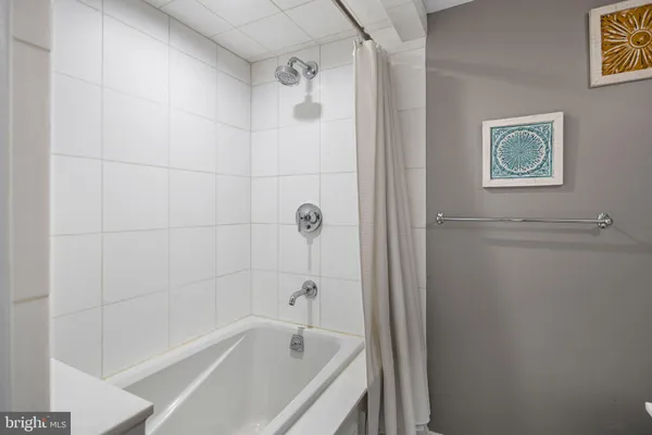$699,900 | 313-315 North 3rd Street, Unit 5B, Philadelphia, PA 19106