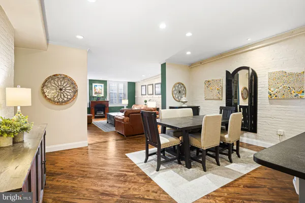 $699,900 | 313-315 North 3rd Street, Unit 5B, Philadelphia, PA 19106