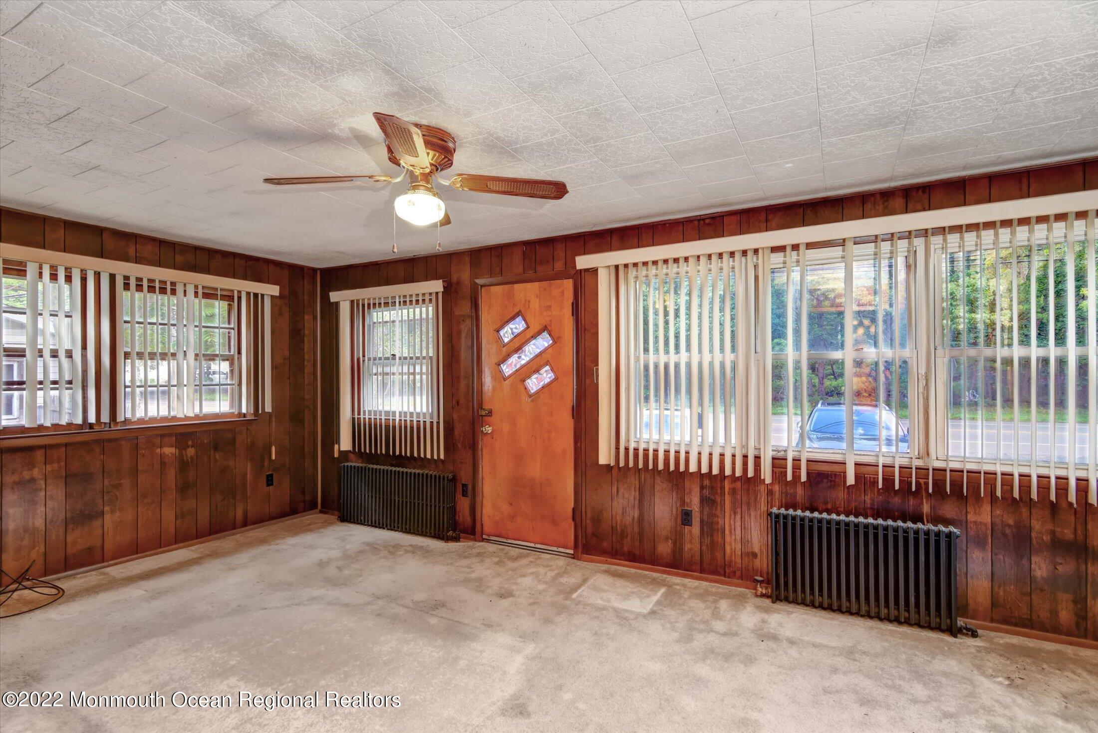 1350 Toms River Road Jackson, NJ 08527 - Photo 4 of 20 an empty room with windows