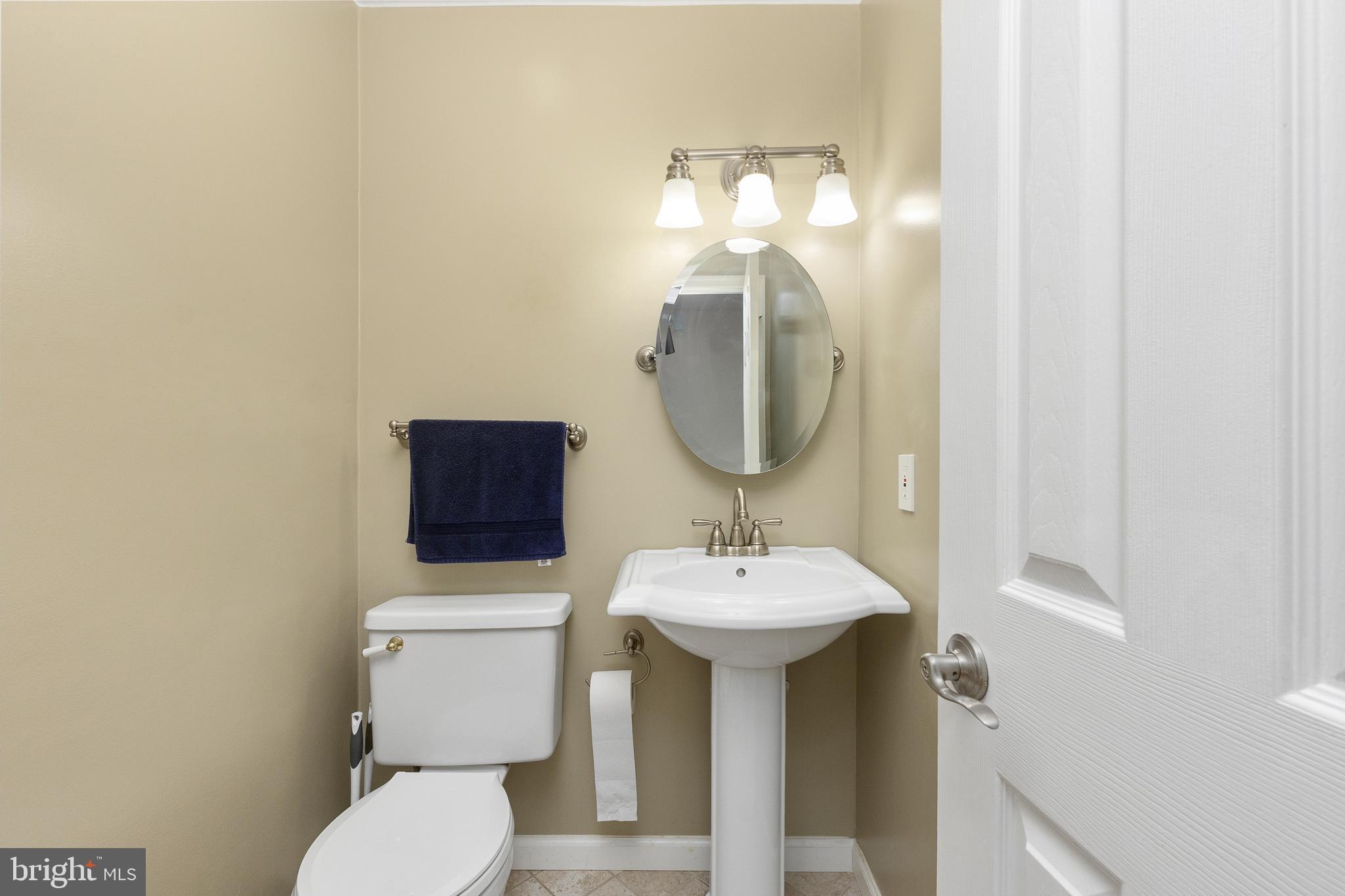 10802 Oldfield Drive Reston, VA 20191 - Photo 14 of 61 Powder Room on
Main