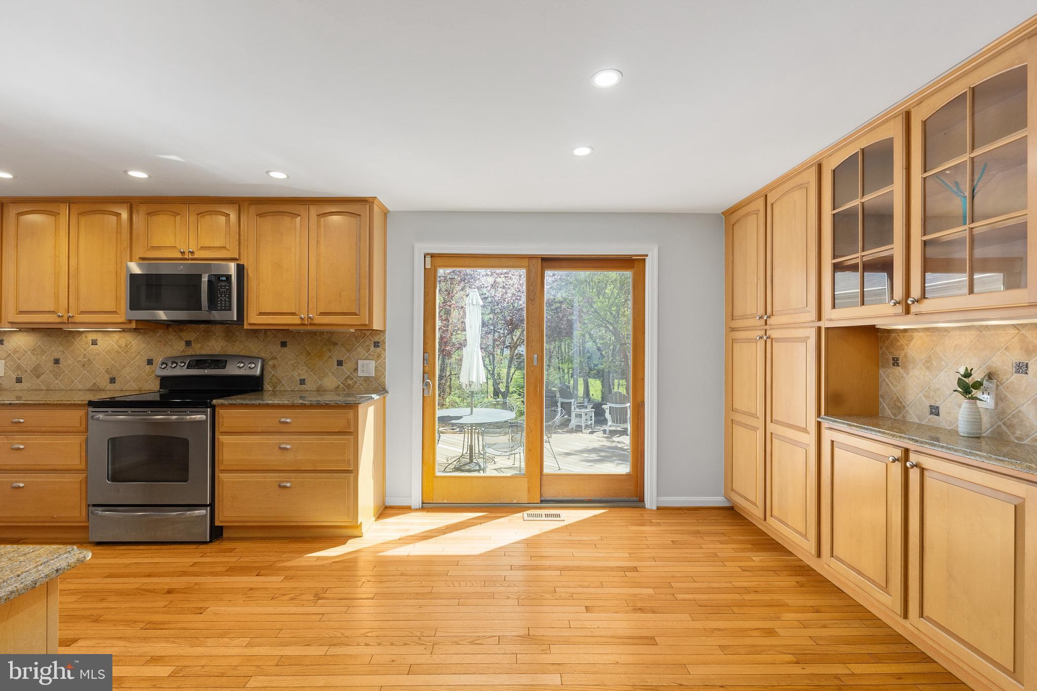 10802 Oldfield Drive Reston, VA 20191 - Photo 16 of 61