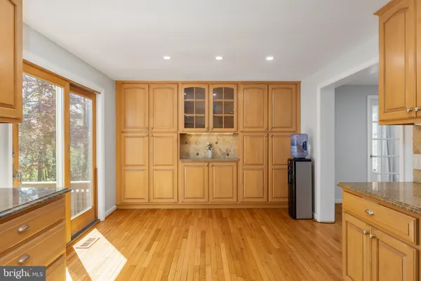 $975,000 | 10802 Oldfield Drive, Reston, VA 20191