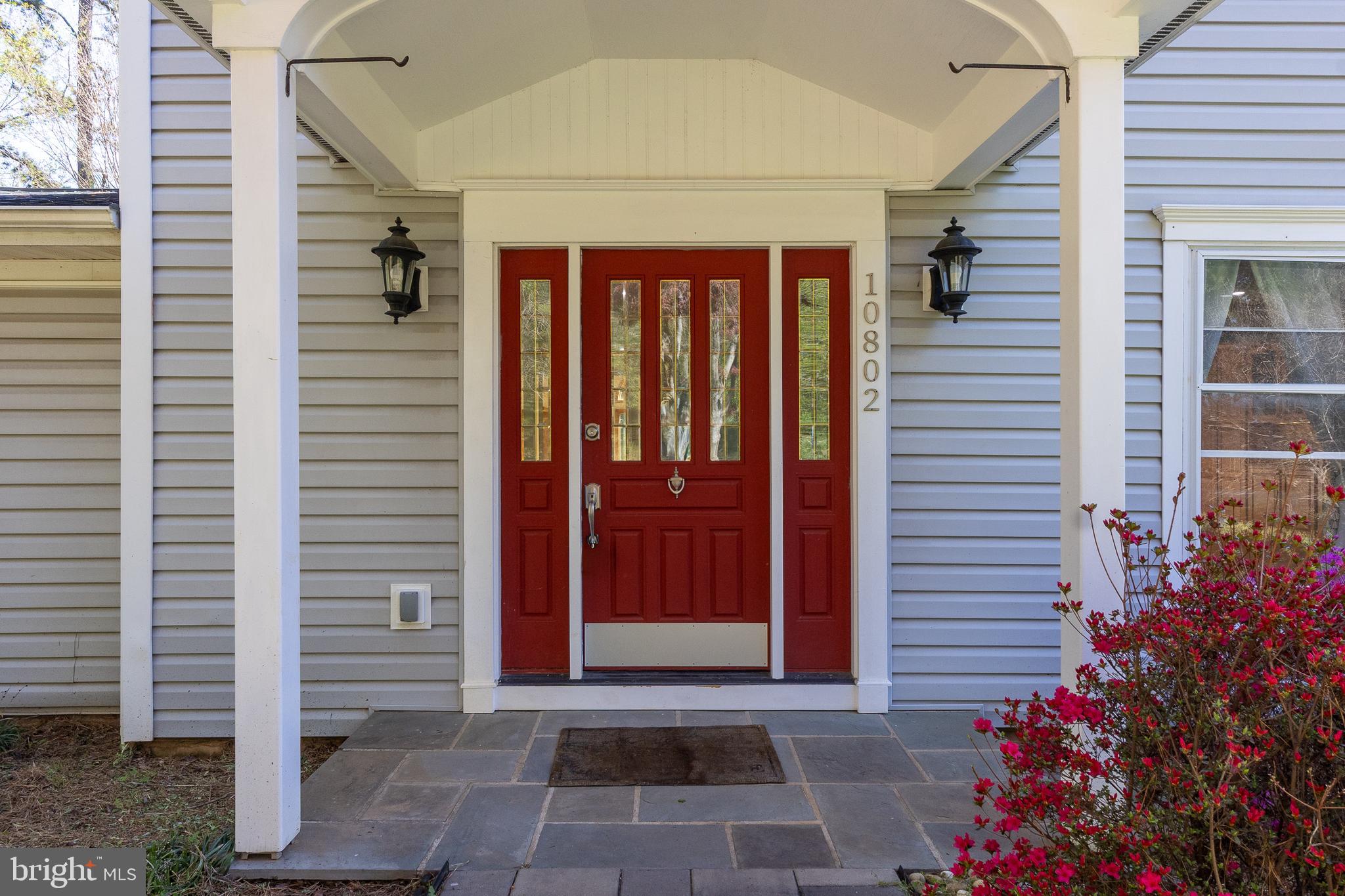 10802 Oldfield Drive Reston, VA 20191 - Photo 4 of 61 Welcome Home!