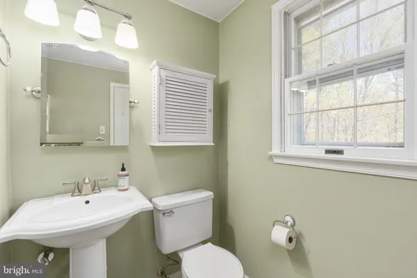 $975,000 | 10802 Oldfield Drive, Reston, VA 20191