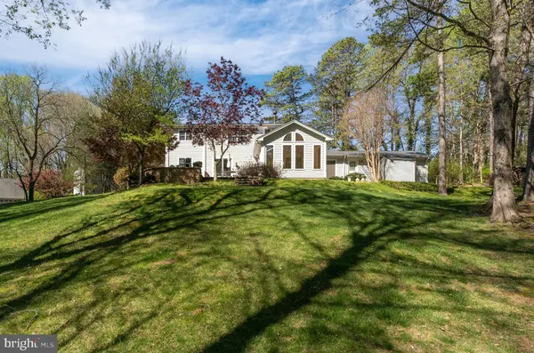 $975,000 | 10802 Oldfield Drive, Reston, VA 20191
