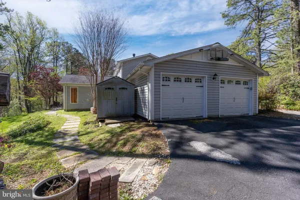 $975,000 | 10802 Oldfield Drive, Reston, VA 20191