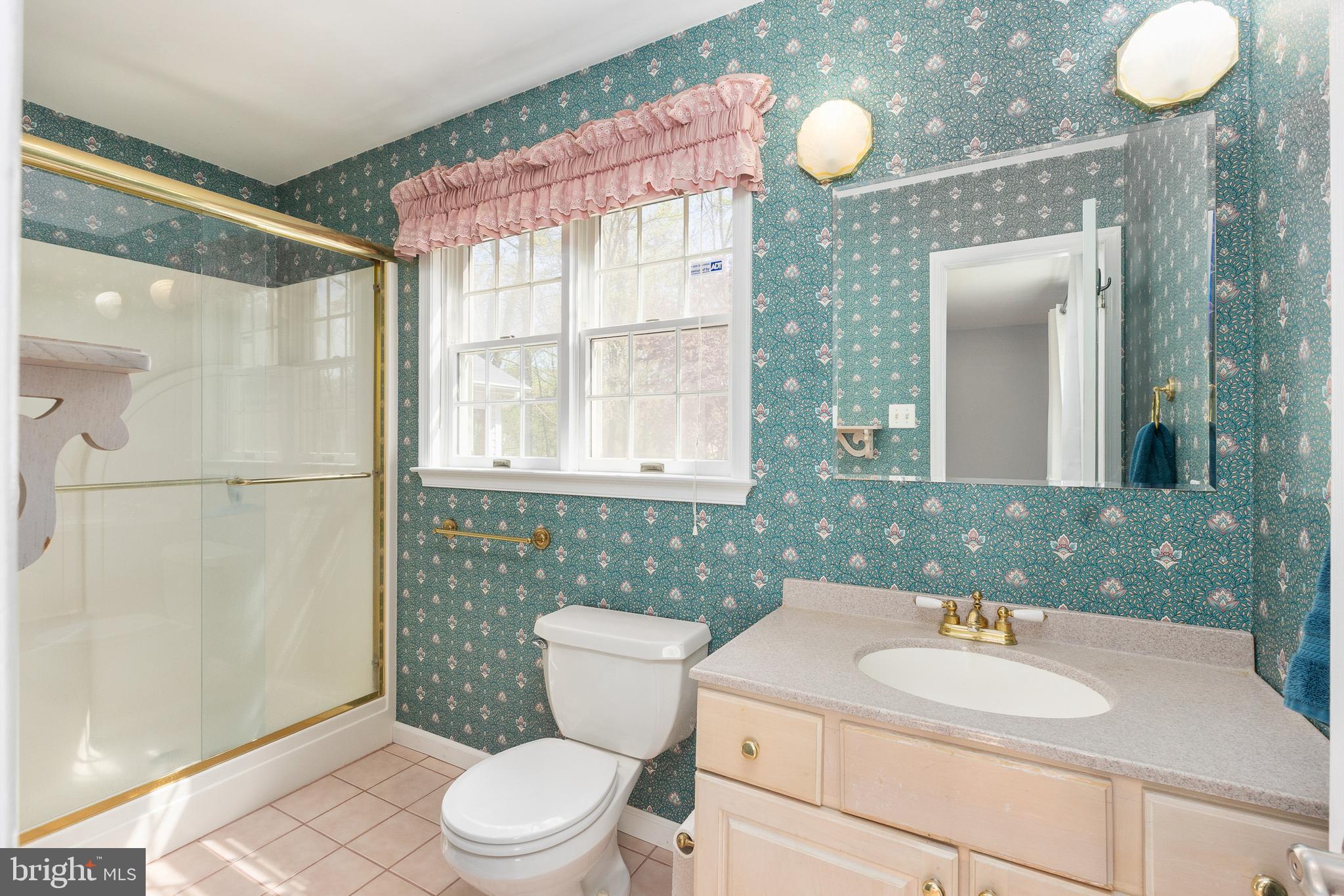 10802 Oldfield Drive Reston, VA 20191 - Photo 9 of 61 En Suite Full Bath on Main