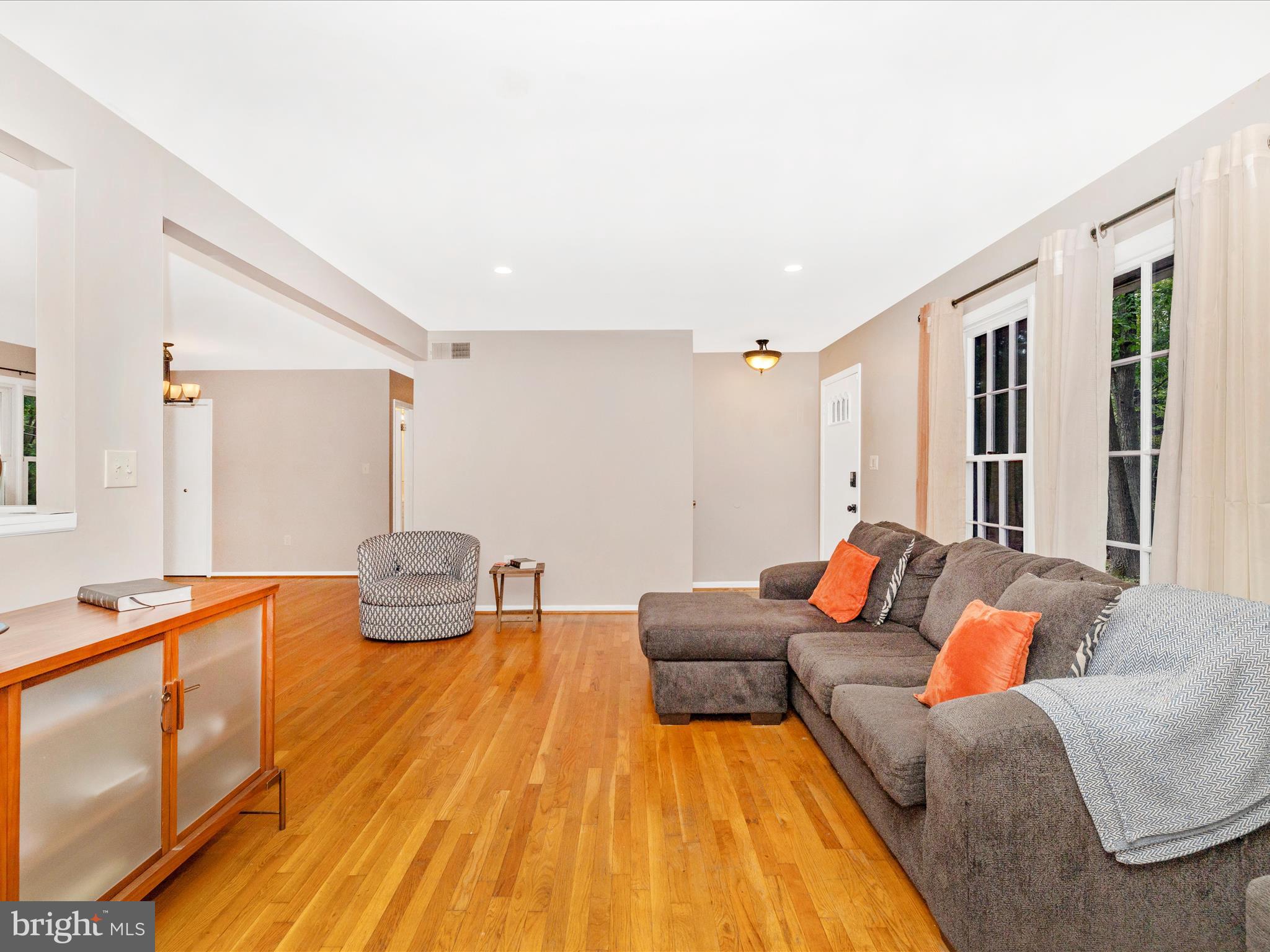 3045 Flint Hill Road Adamstown, MD 21710 - Photo 5 of 41 Living Room