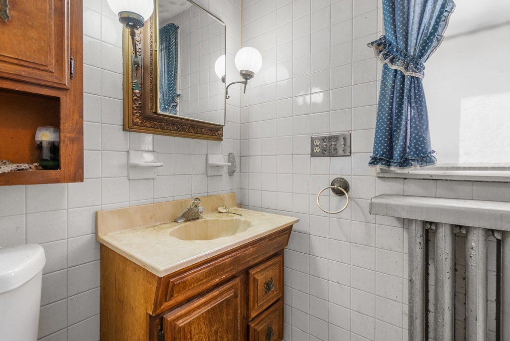 224 Riverdale Street West Springfield, MA 01089 - Photo 16 of 27