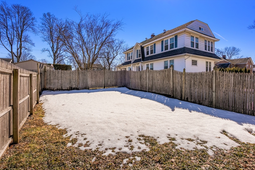 224 Riverdale Street West Springfield, MA 01089 - Photo 4 of 27