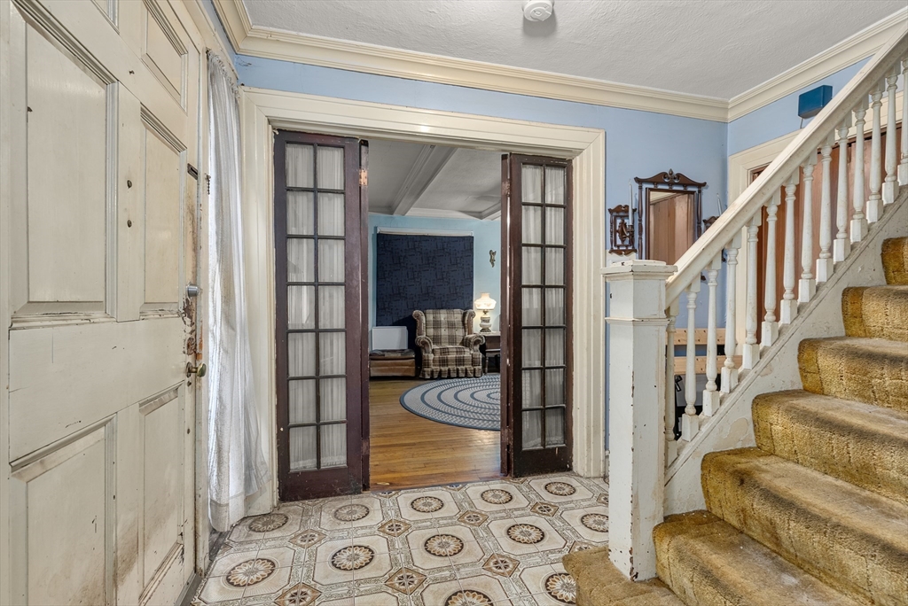 224 Riverdale Street West Springfield, MA 01089 - Photo 8 of 27