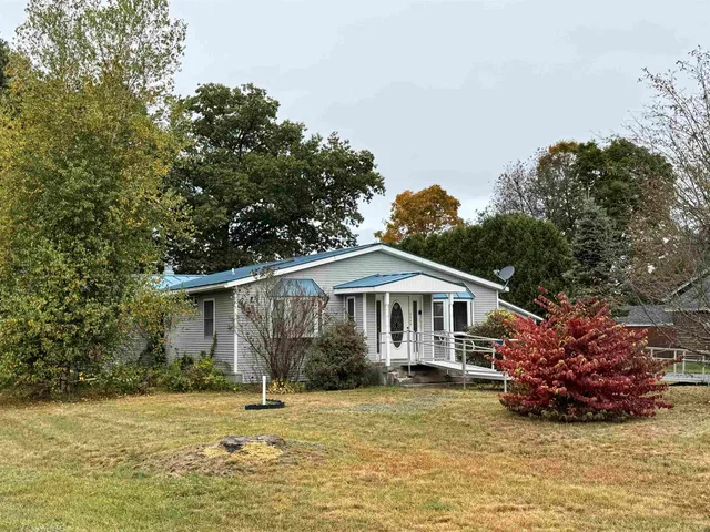 $380,000 | 2849 Dartmouth College Highway, Haverhill, NH 03774