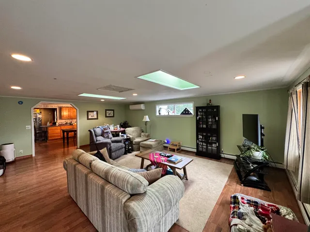 $380,000 | 2849 Dartmouth College Highway, Haverhill, NH 03774