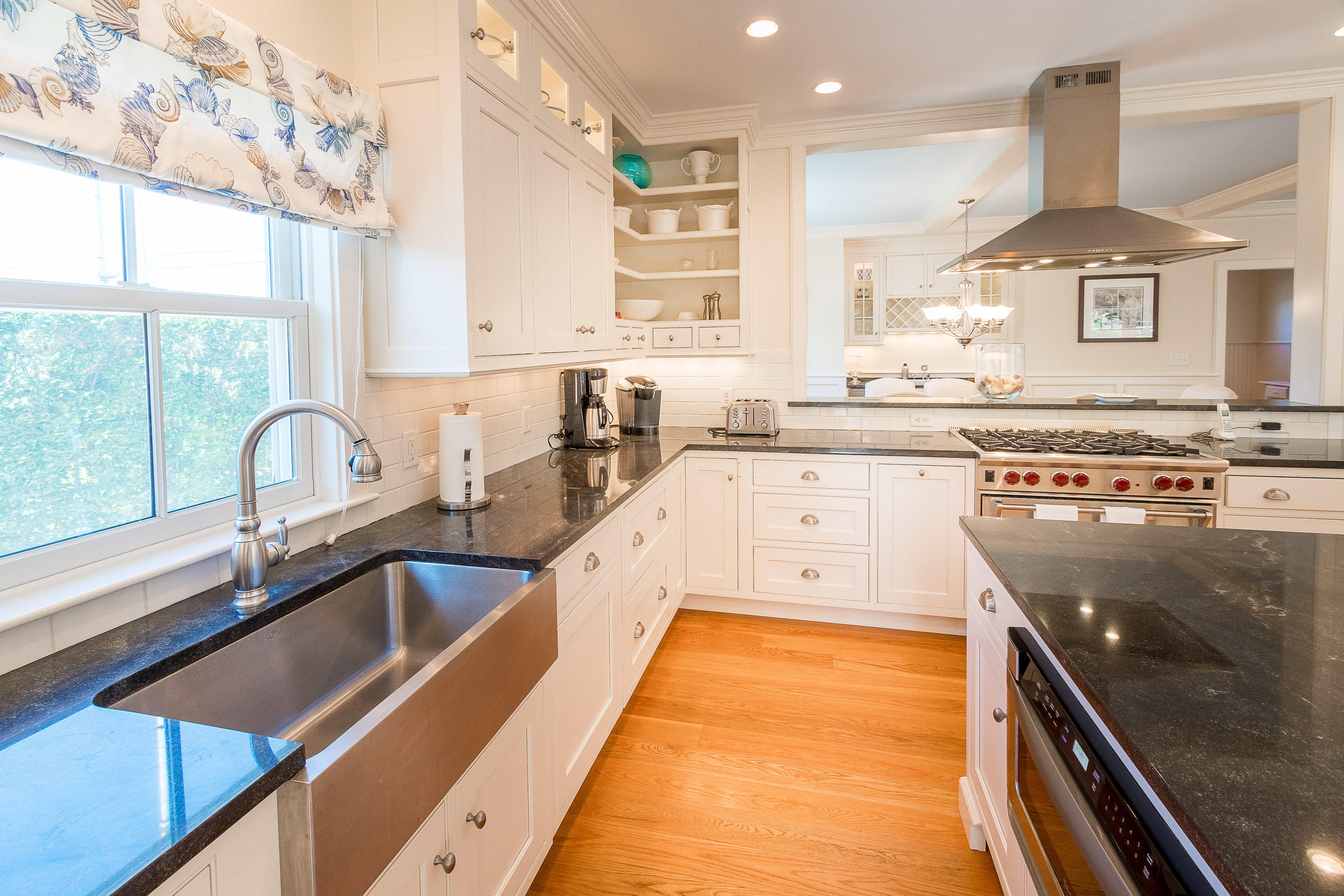 82 Cliff Road, Unit B Nantucket, MA 02554 - Photo 6 of 28 82 Cliff Road, B, Nantucket, MA 02554