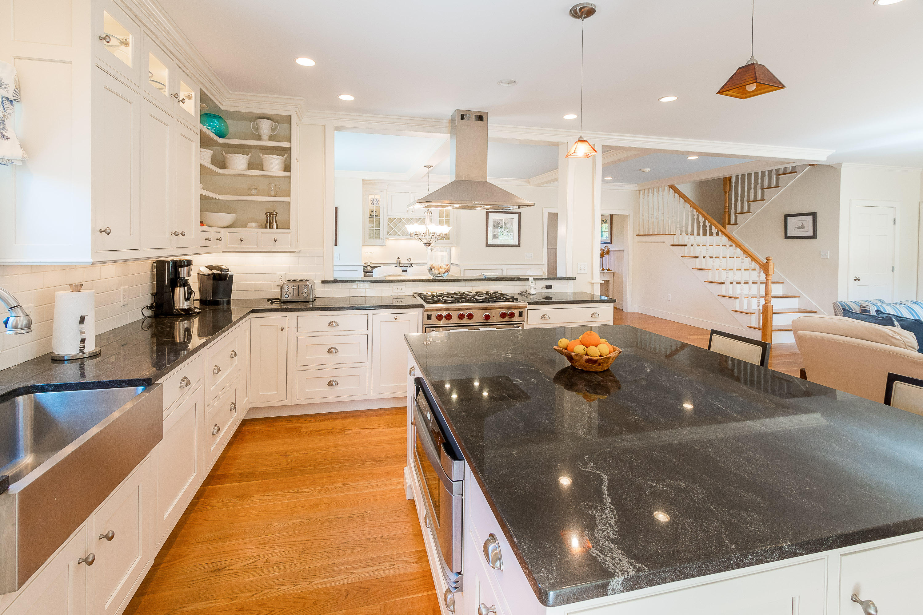 82 Cliff Road, Unit B Nantucket, MA 02554 - Photo 7 of 28 82 Cliff Road, B, Nantucket, MA 02554
