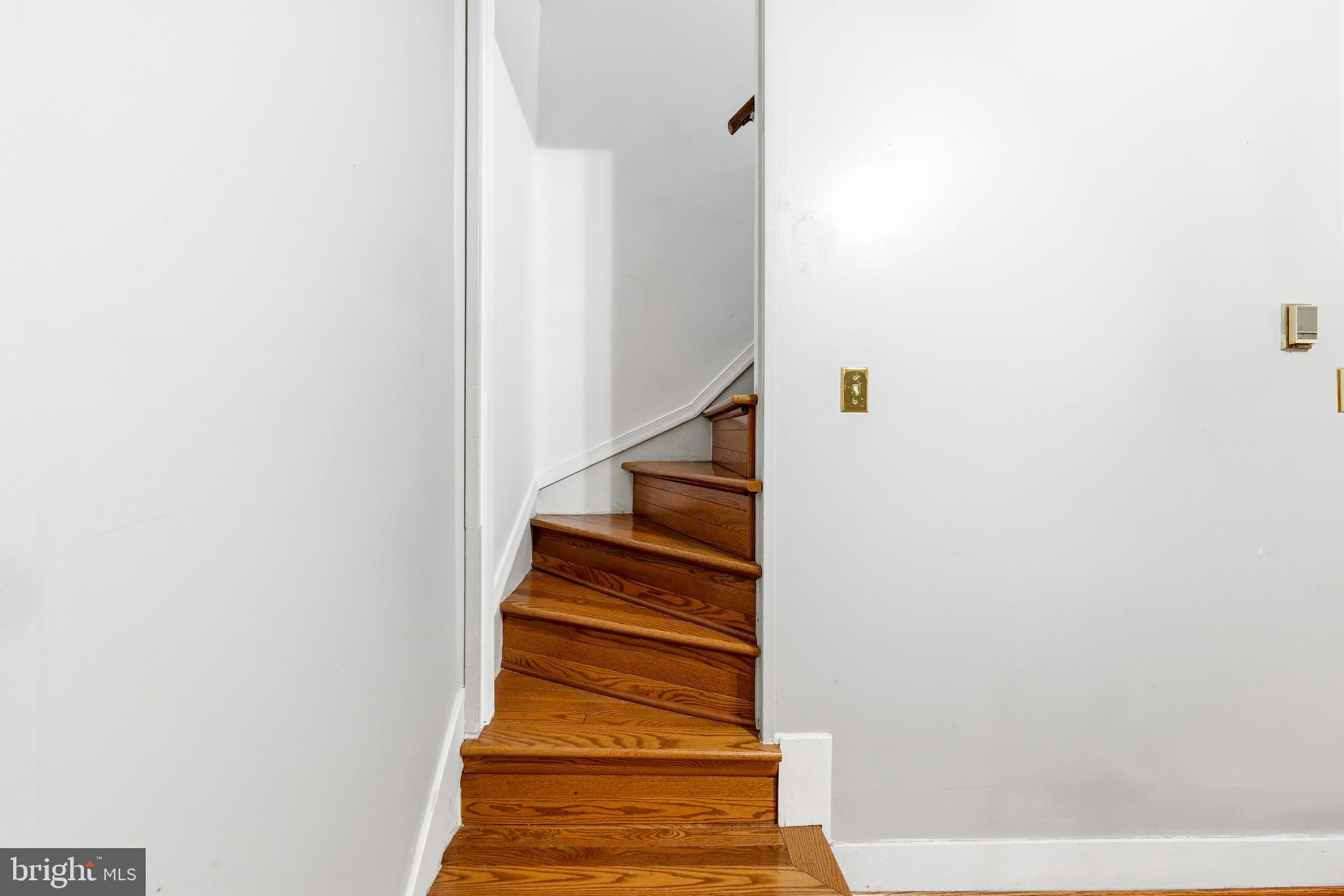 1113 South Robinson Street Baltimore, MD 21224 - Photo 24 of 38 a view of entryway