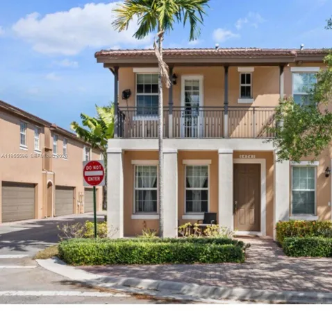 $2,700 | 14602 Southwest 11th Street, Unit 14602, Pembroke Pines, FL 33027
