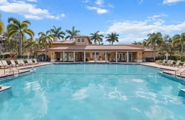 $2,700 | 14602 Southwest 11th Street, Unit 14602, Pembroke Pines, FL 33027