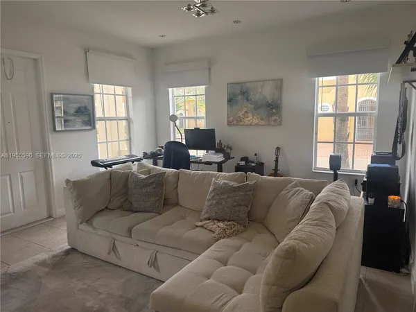 $2,700 | 14602 Southwest 11th Street, Unit 14602, Pembroke Pines, FL 33027