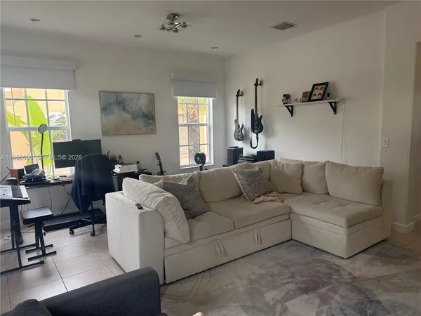 $2,700 | 14602 Southwest 11th Street, Unit 14602, Pembroke Pines, FL 33027