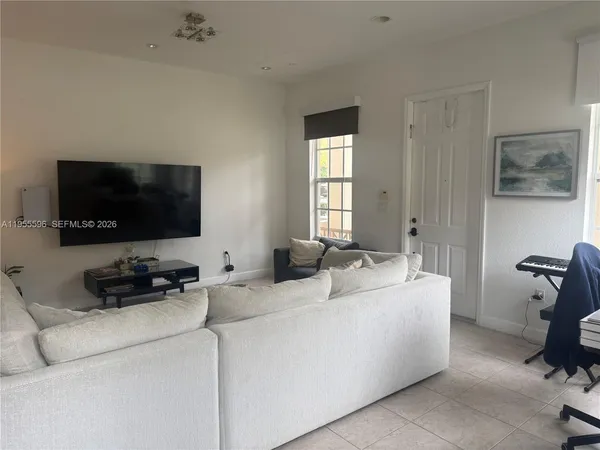 $2,700 | 14602 Southwest 11th Street, Unit 14602, Pembroke Pines, FL 33027