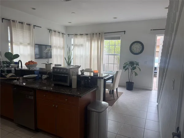 $2,700 | 14602 Southwest 11th Street, Unit 14602, Pembroke Pines, FL 33027