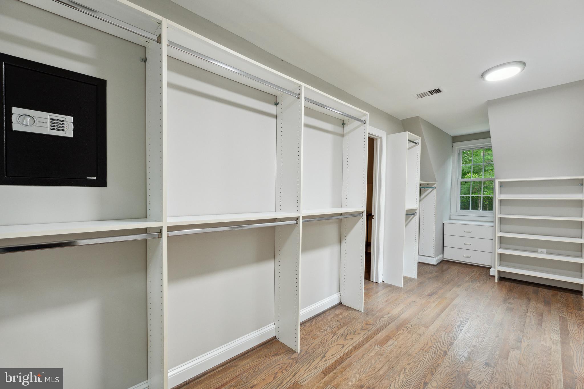 10424 Hampton Road Fairfax Station, VA 22039 - Photo 38 of 62