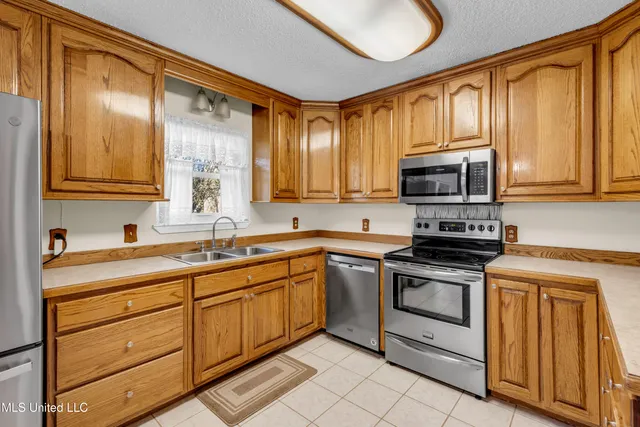 $399,900 | 21129 South Fork Road, Saucier, MS 39574