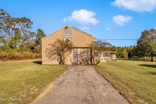 $399,900 | 21129 South Fork Road, Saucier, MS 39574
