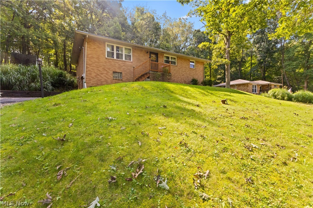 2082 Wylie Ridge Road Weirton, WV 26062 - Photo 4 of 35 Gallery Image 4