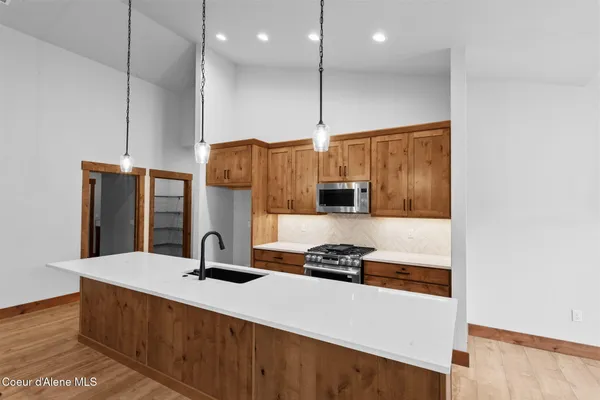 $899,900 | 98 Carbonate Lane, Oldtown, ID 83822