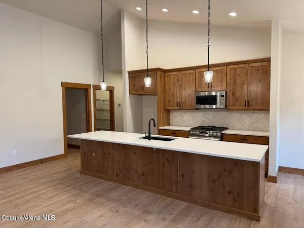 $899,900 | 98 Carbonate Lane, Oldtown, ID 83822