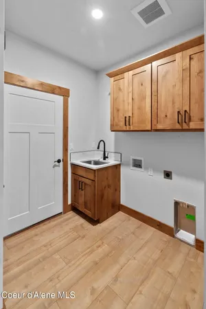 $899,900 | 98 Carbonate Lane, Oldtown, ID 83822