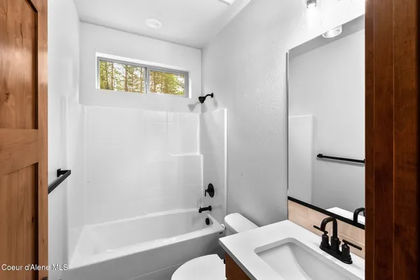 $899,900 | 98 Carbonate Lane, Oldtown, ID 83822