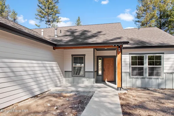 $899,900 | 98 Carbonate Lane, Oldtown, ID 83822