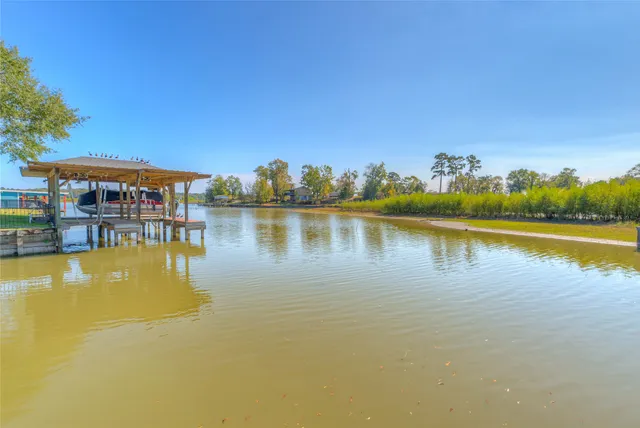 a view of a lake with houses