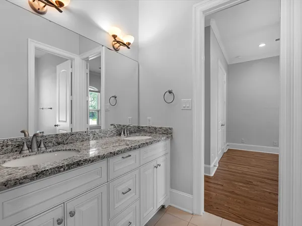 $975,000 | 2329 Willowby Drive, Houston, TX 77008