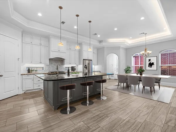 $975,000 | 2329 Willowby Drive, Houston, TX 77008