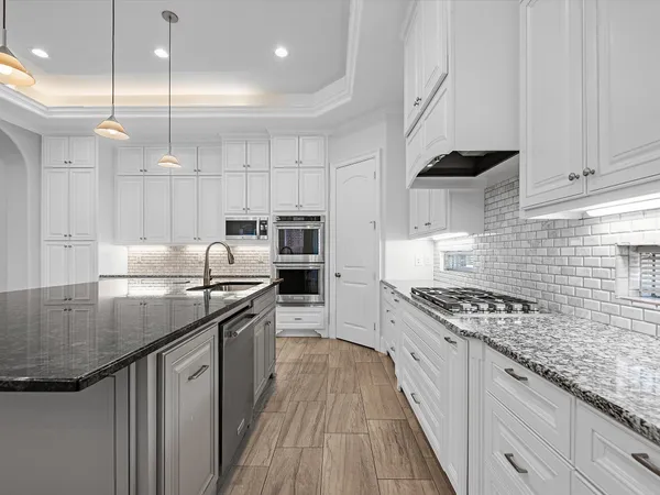 $975,000 | 2329 Willowby Drive, Houston, TX 77008