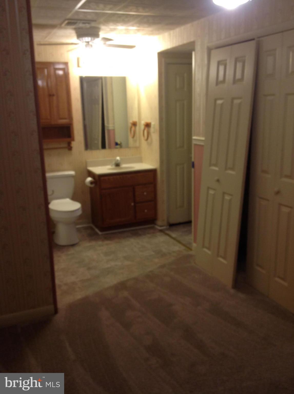 825 Medway Road Hagerstown, MD 21740 - Photo 11 of 24 Bath